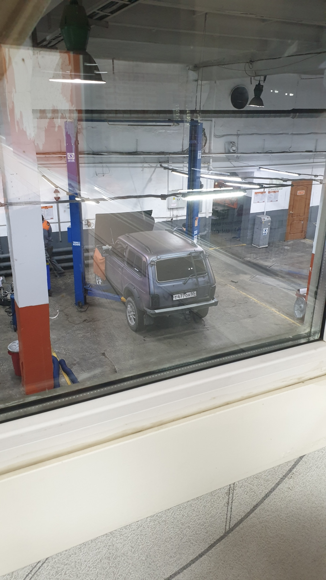 Замена тормозной жидкости Нива 21214 — Lada 4x4 3D, 1,7 л, 2013 года ...