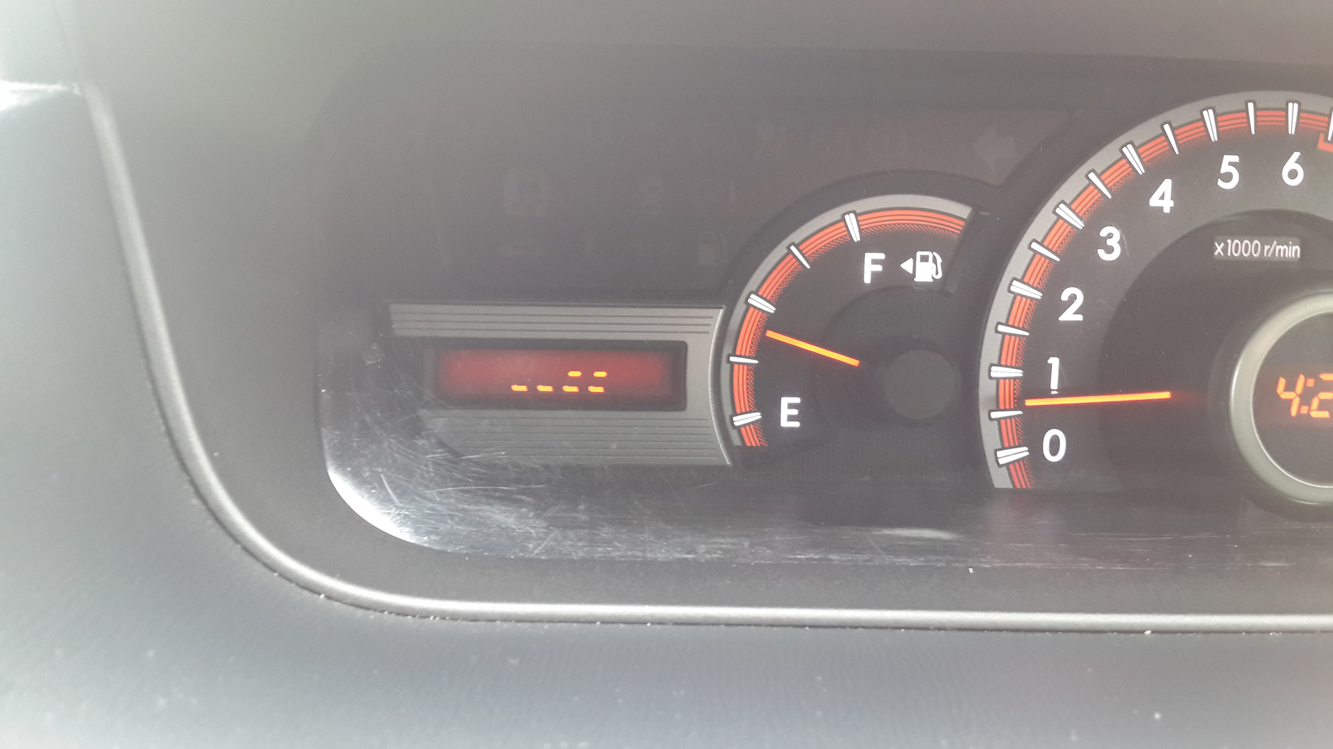 Панель яркости. Оптитрон белый subaru impreza. Mazda 6 gh. Регулировка яркости приборки 2115. Форд фокус 2006 приборная панель.