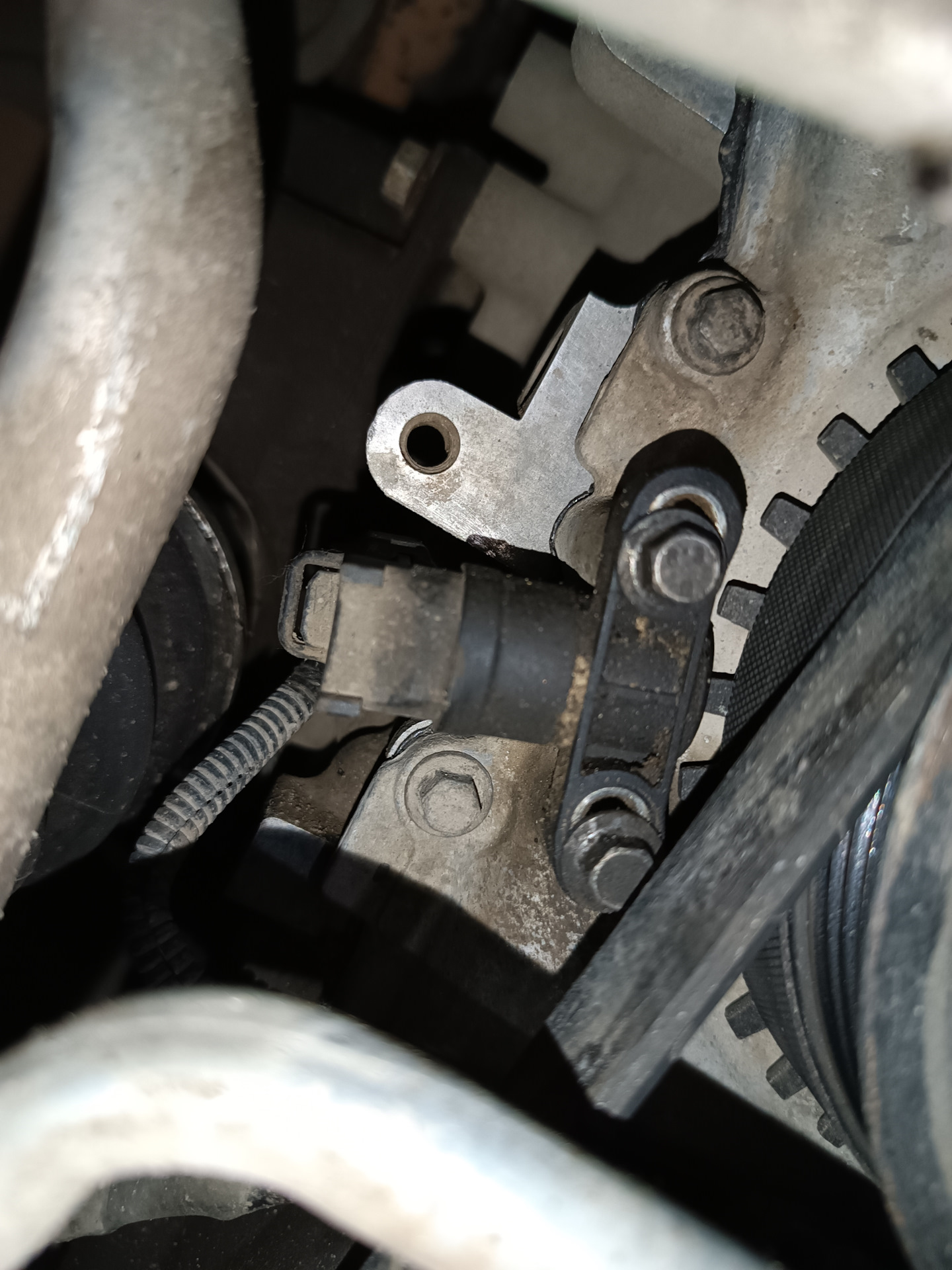 Регулировка УОЗ через ДПКВ — Ford Focus Wagon II, 1,8 л, 2011 года ...