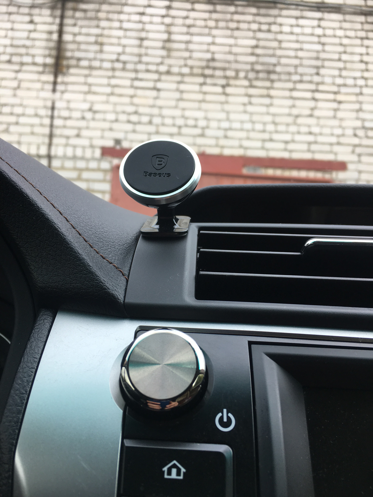 Магнитный держать в авто для смартфона — Toyota Camry (XV50), 2,5 л ...