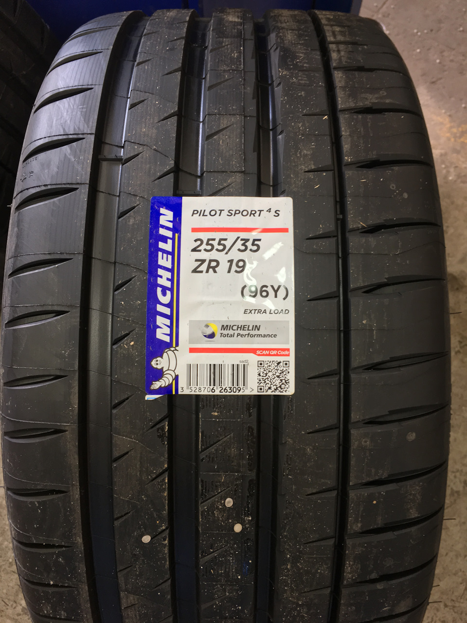 Michelin pilot sport r19. Michelin pilot sport 2s. Michelin pilot sport r19. Michelin pilot sport ps2 zp. Michelin pilot sport 4 suv.