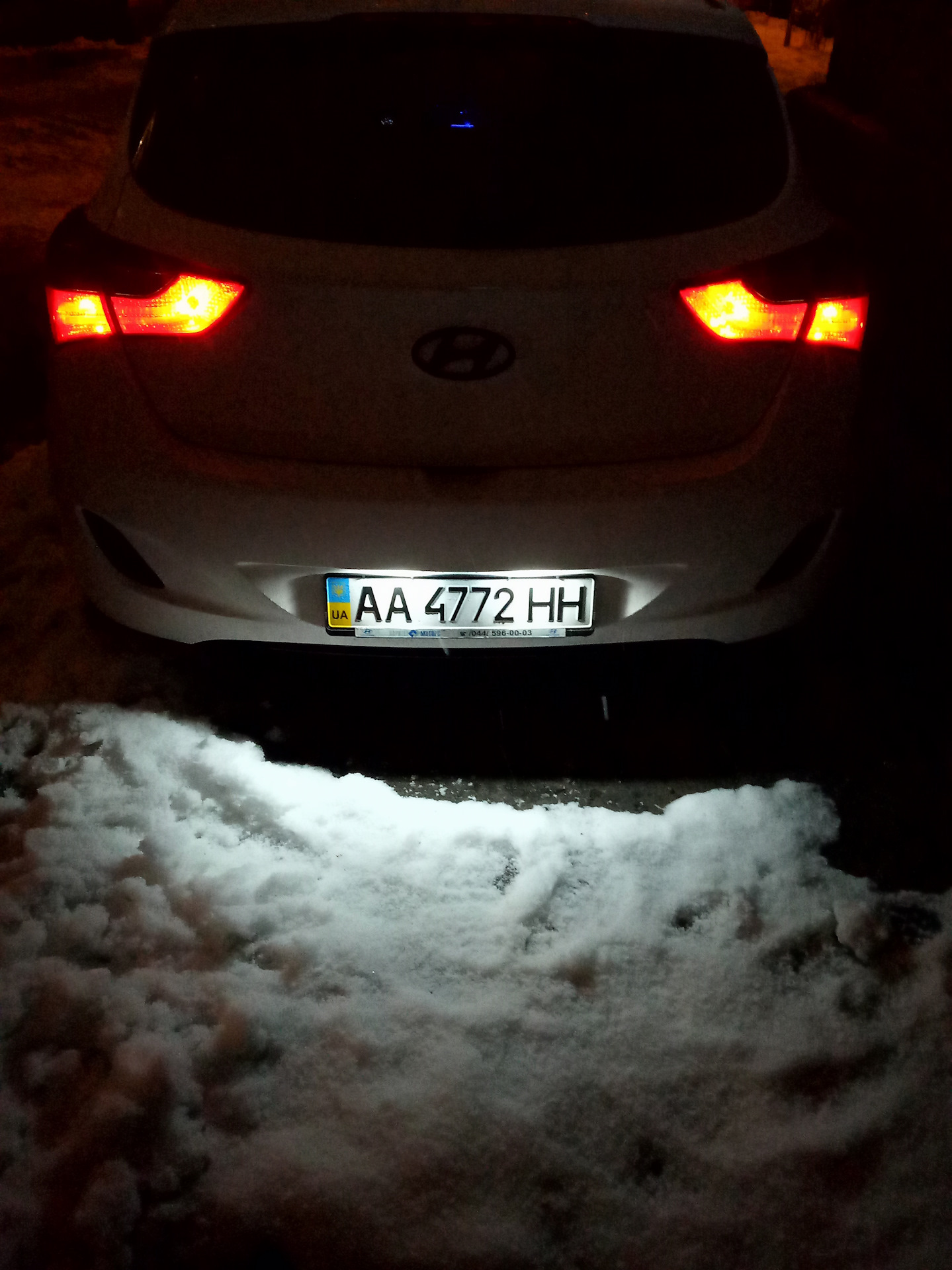 Ксенон hyundai i30 драйв 2. I30 светодиодные лампы. I30 hyundai лампы в птф. I30 светодиодные лампы. Hyundai i40 черные фары.