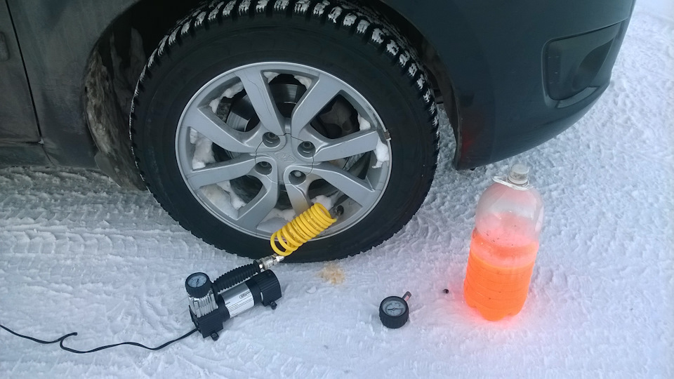 Подкачка колес в мороз… — Lada Гранта Лифтбек (1G), 1,6 л, 2014 года ...