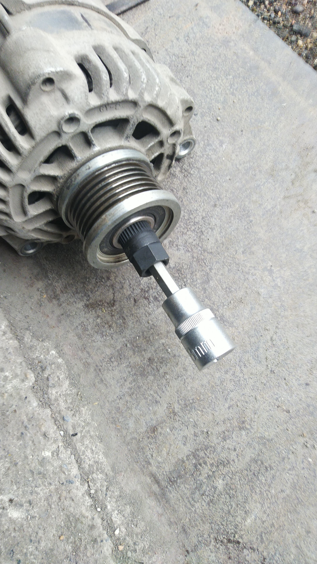 Замена обгонной муфты шкива генератора — Chevrolet Cruze Hatchback, 1,8 ...