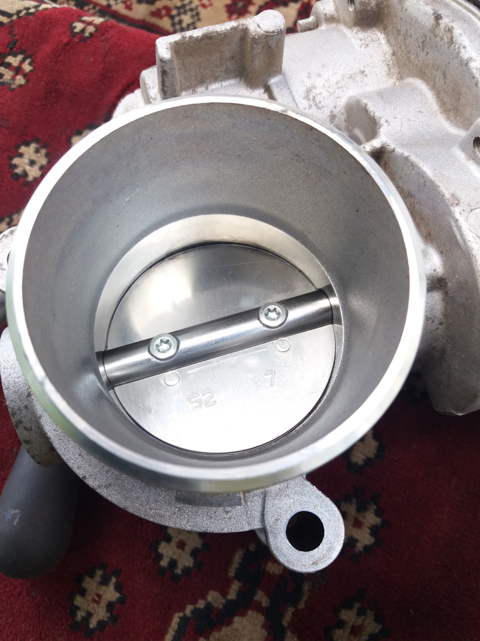 Чистка и смазка дроссельной заслонки — Lada XRAY, 1,6 л, 2019 года ...