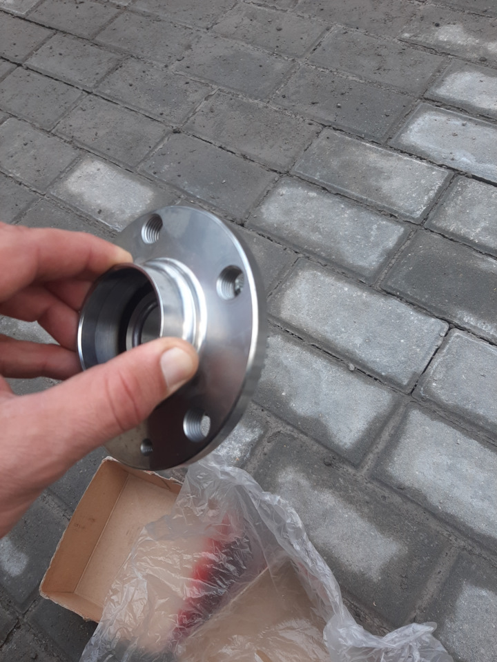Ступица задняя в сборе на Volkswagen Bora (1G), Volkswagen Golf Mk4 ...