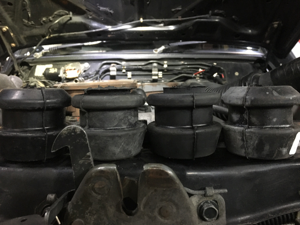 Подушки между кузовом и рамой — Nissan Safari (Y60), 4,2 л, 1992 года ...