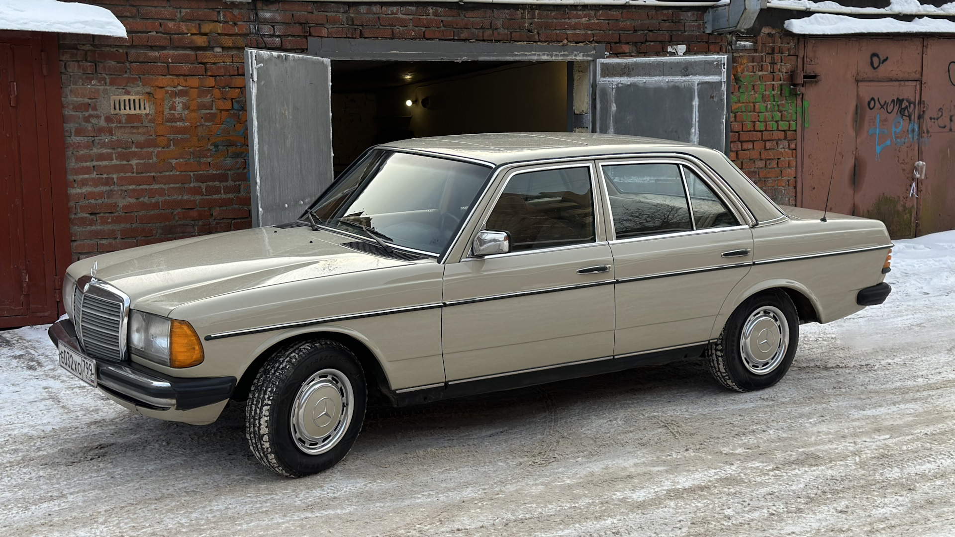 Mercedes-Benz W123 2.3 бензиновый 1983 | Нулевой пациент на DRIVE2