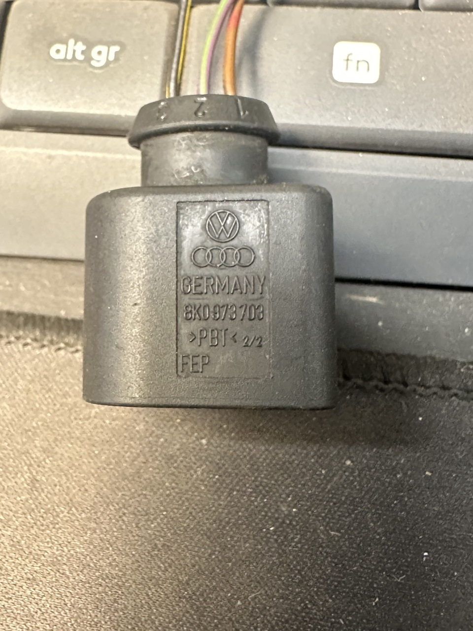 Фото в бортжурнале Volkswagen Tiguan (1G). Запчасти на фото: 8K0973703