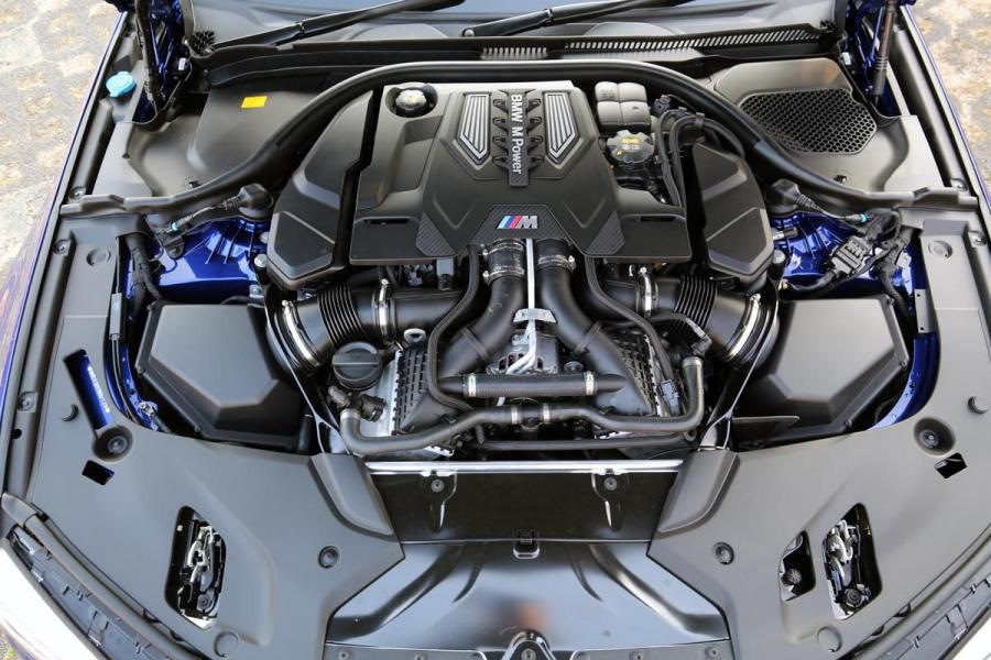 Мотор м 90. Bmw m5 f90 мотор. мотор бмв м5 ф90. bmw m5 подкапотка. bmw m5 f90 engine.