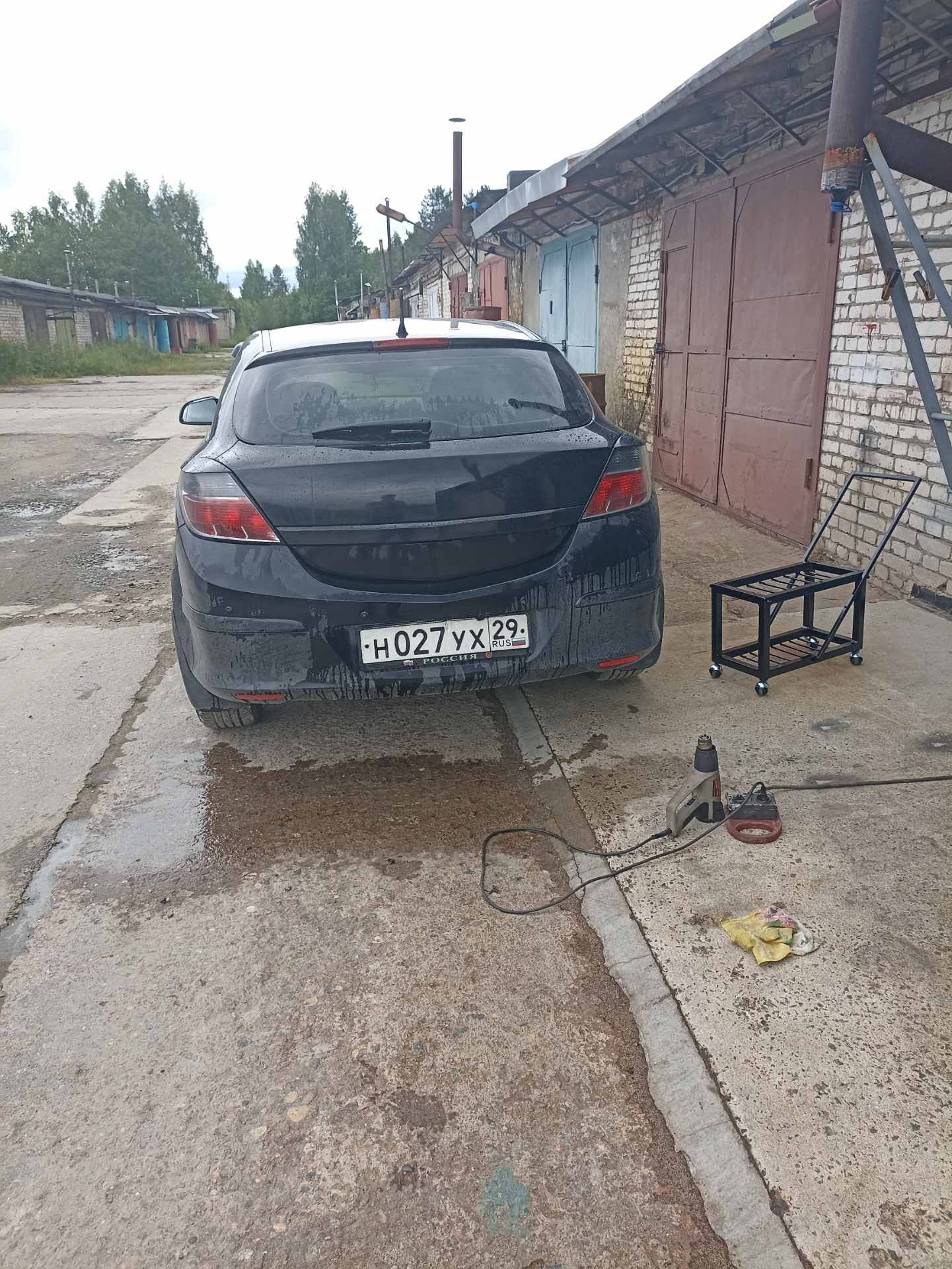 Молдинги крыши, значёк опель ампутация. — Opel Astra H GTC, 1,6 л, 2010 ...