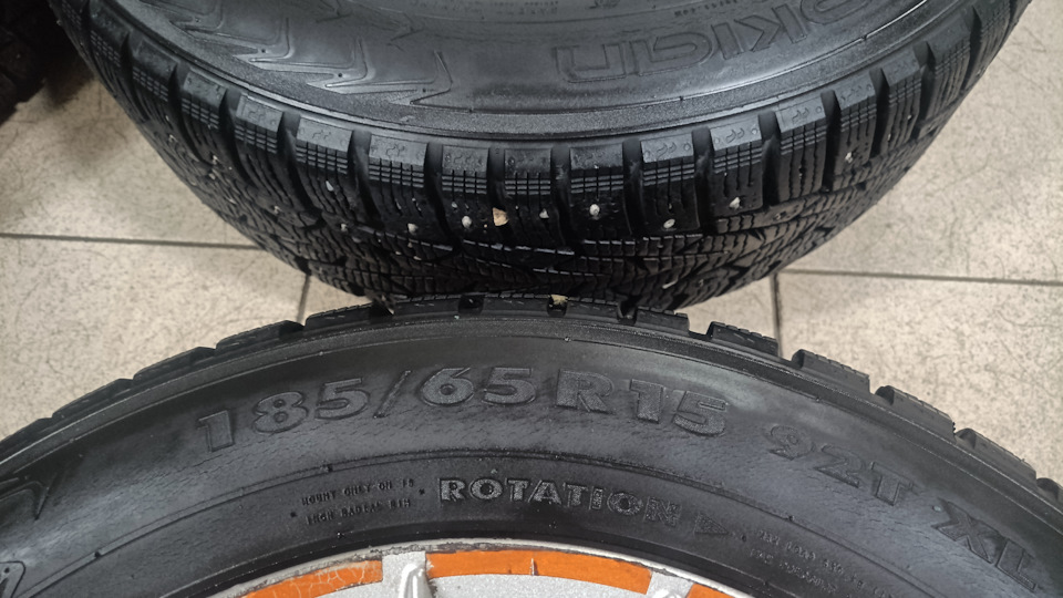 Шины зимние шипованные Nokian 185/65 R15, литые диски Oz Aura 6,5Jx15 ...
