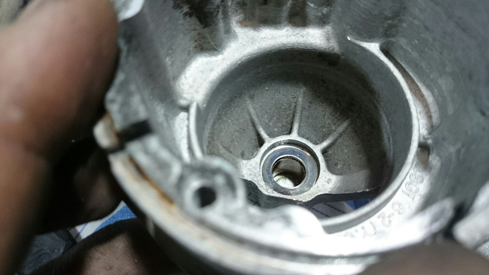 Передняя с металлической упорной шайбой. — Hyundai Matrix