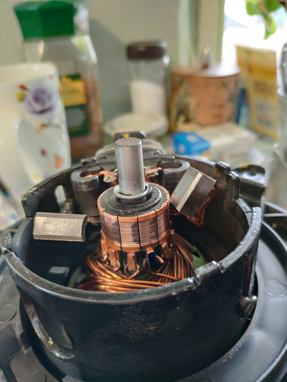 Выработка имеется, щёток ещё дофига — Chevrolet Cruze (1G)