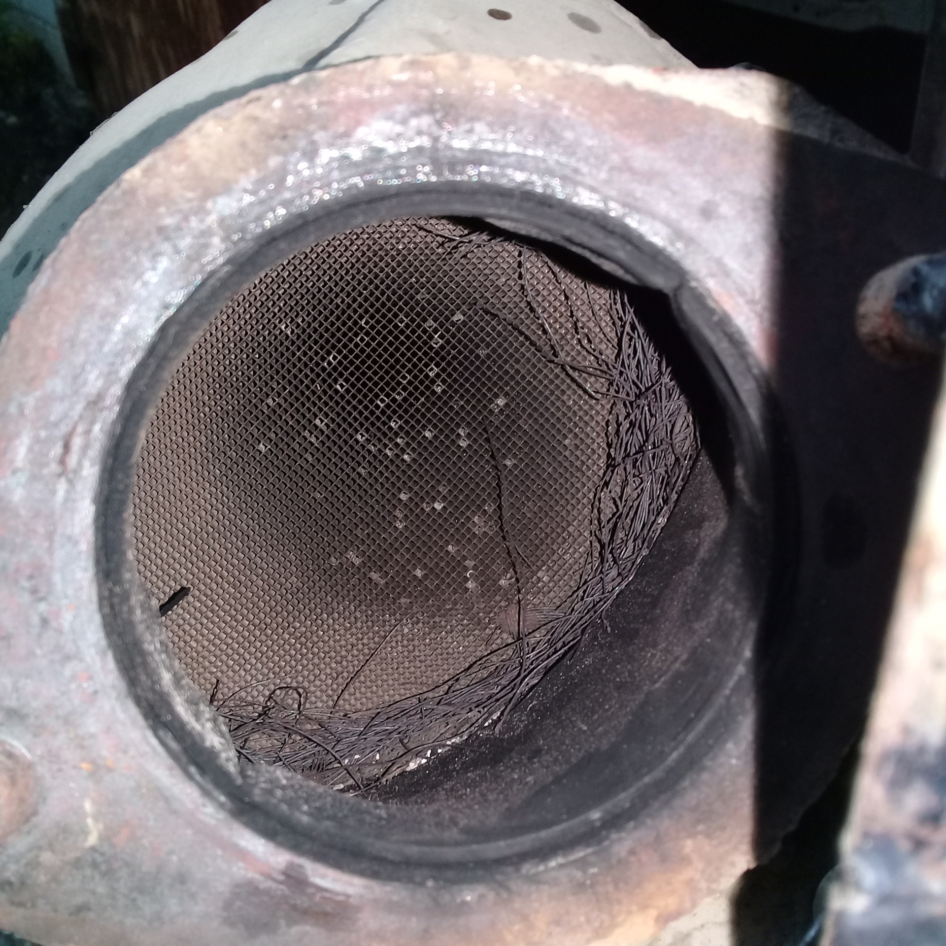 Заменил выхлопную трубу — Nissan Primera (P11), 1,8 л, 1999 года ...