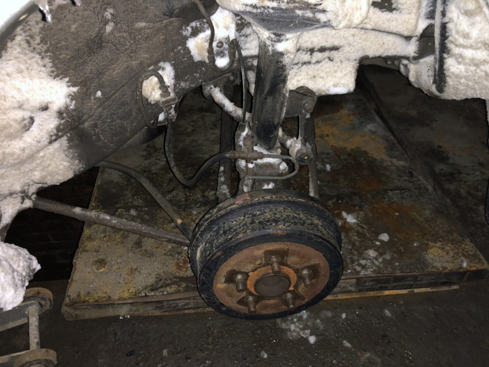 Замена задних барабанных тормозов на дисковые. — Toyota Carina (7G), 1 ...