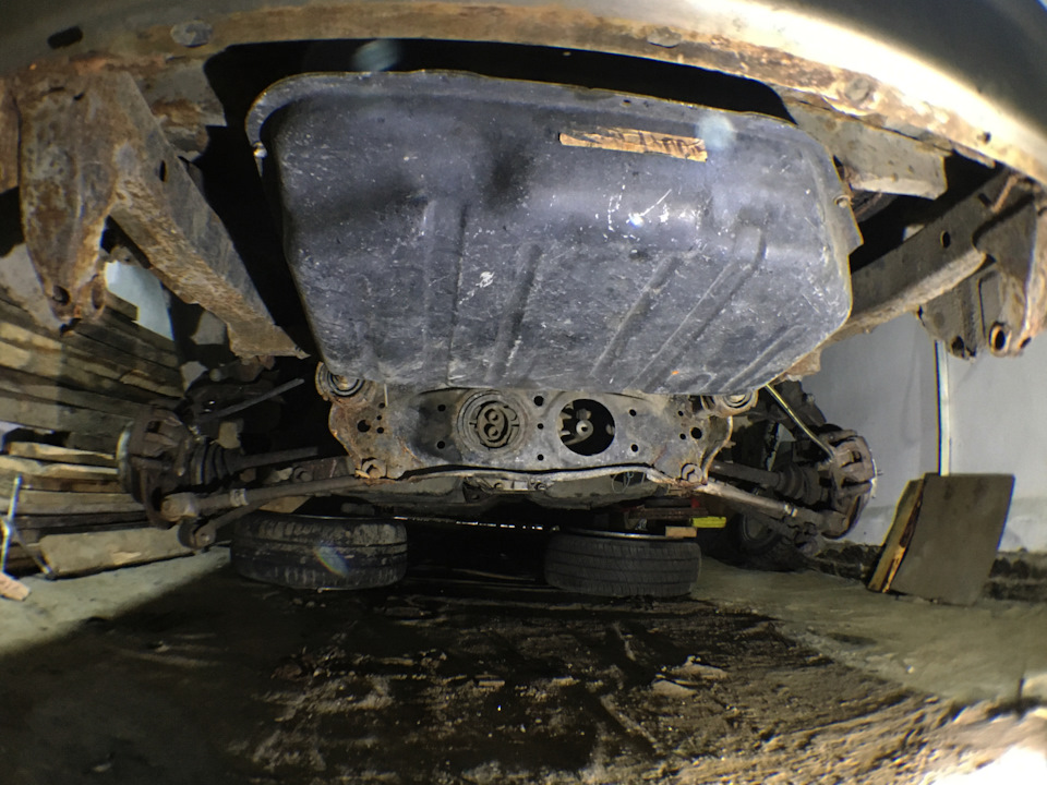 В целом это выглядит вот так, думаю в этот раз сниму бак, пока буду переделывать подрамник и по возможности все зачищу и обработаю — Toyota Crown Wagon (S120)