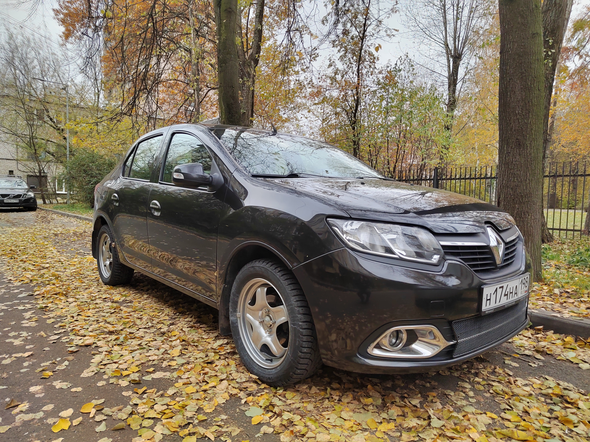 Колеса от степвея — Renault Logan (2G), 1,6 л, 2014 года | фотография |  DRIVE2