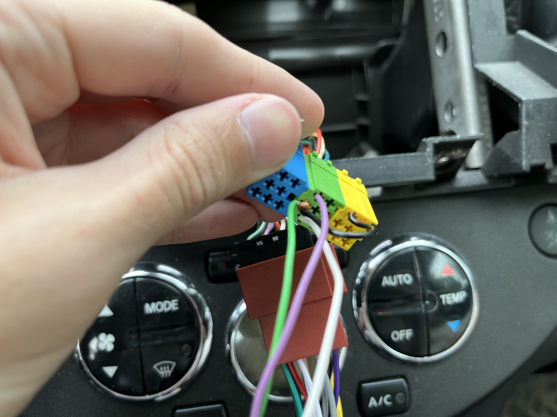 Замена магнитолы Blaupunkt на Daewoo — Nissan Note (1G), 1,6 л, 2007 ...
