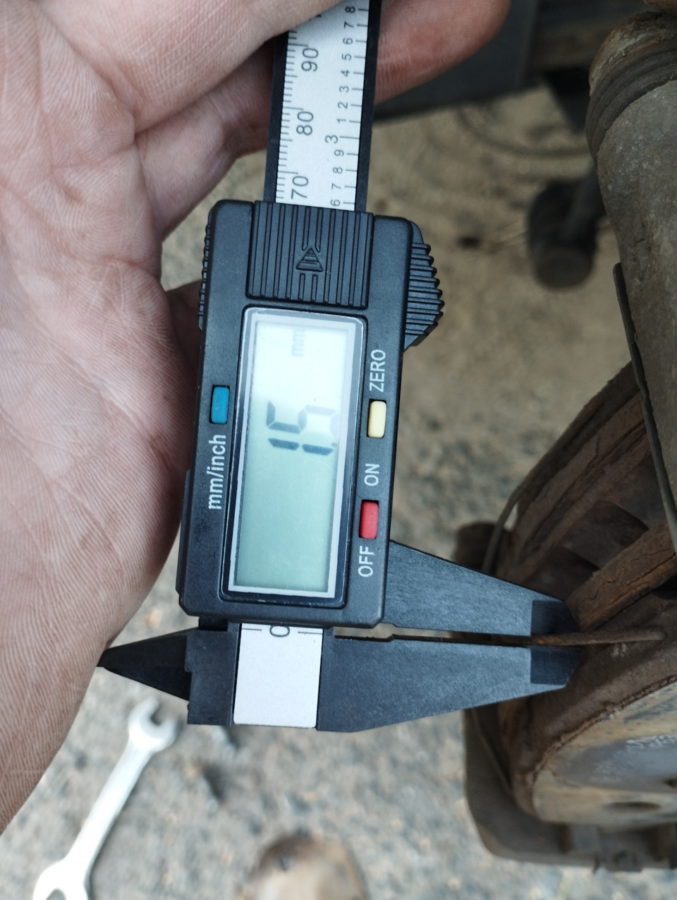 Может кому нужно — параметры где сверлить отверстия под пружинки ...