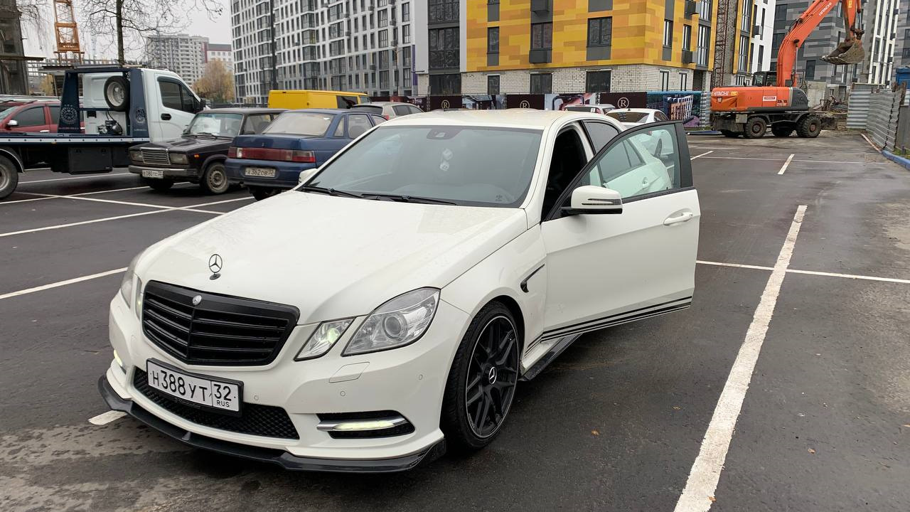 Mercedes-Benz E-class (W212) 1.8 бензиновый 2011 | White на DRIVE2