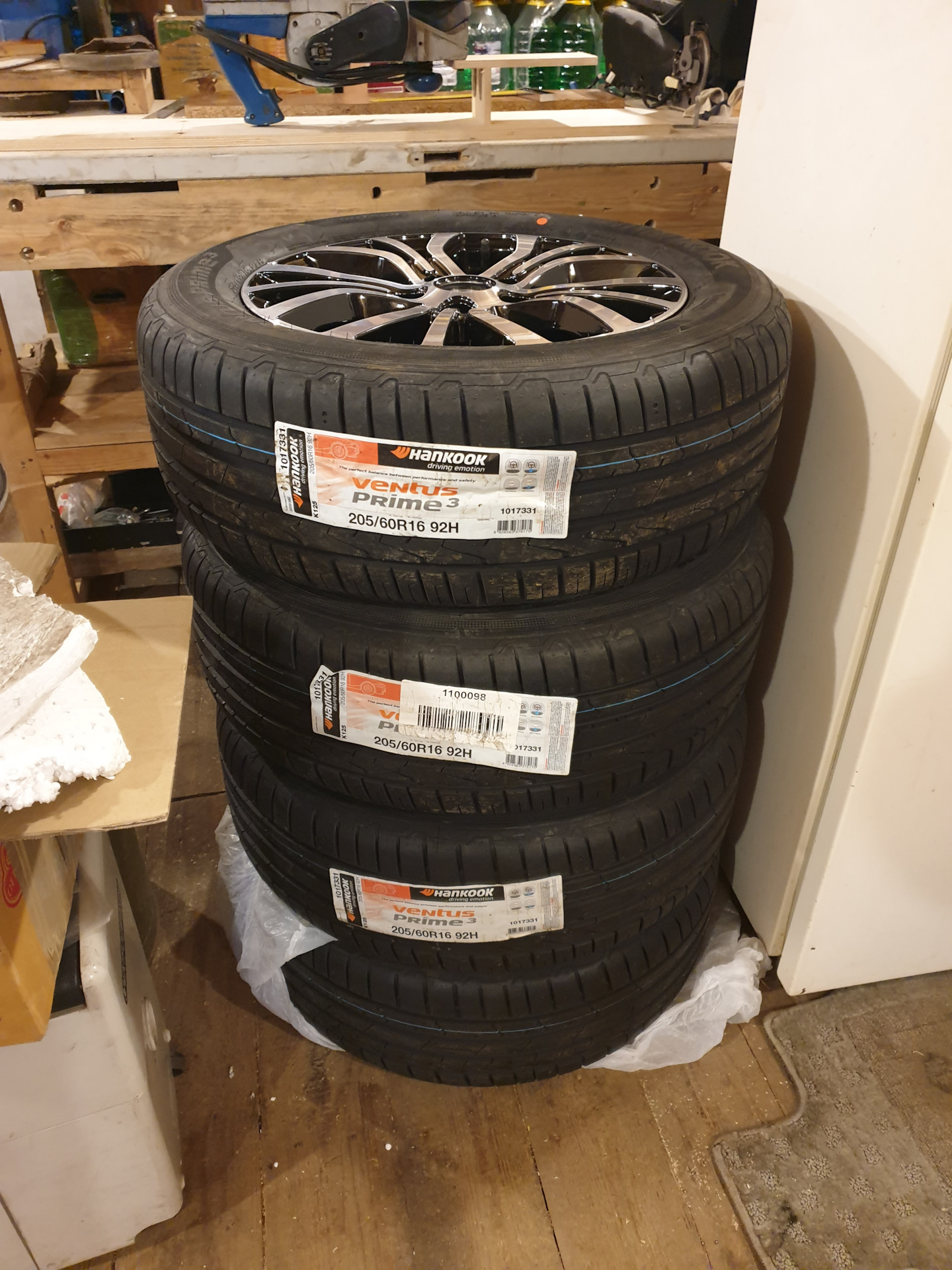 Шины на лето Hankook Ventus Prime3 205 60 R16 92H — Nissan Serena Mk IV ...