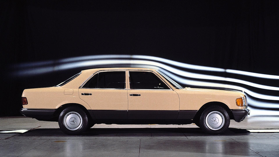 * — Mercedes-Benz S-Class (W126)
