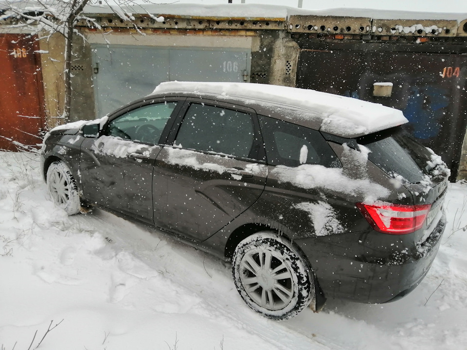 Уплотнитель задней двери — Lada Vesta SW (1G), 1,6 л, 2018 года ...