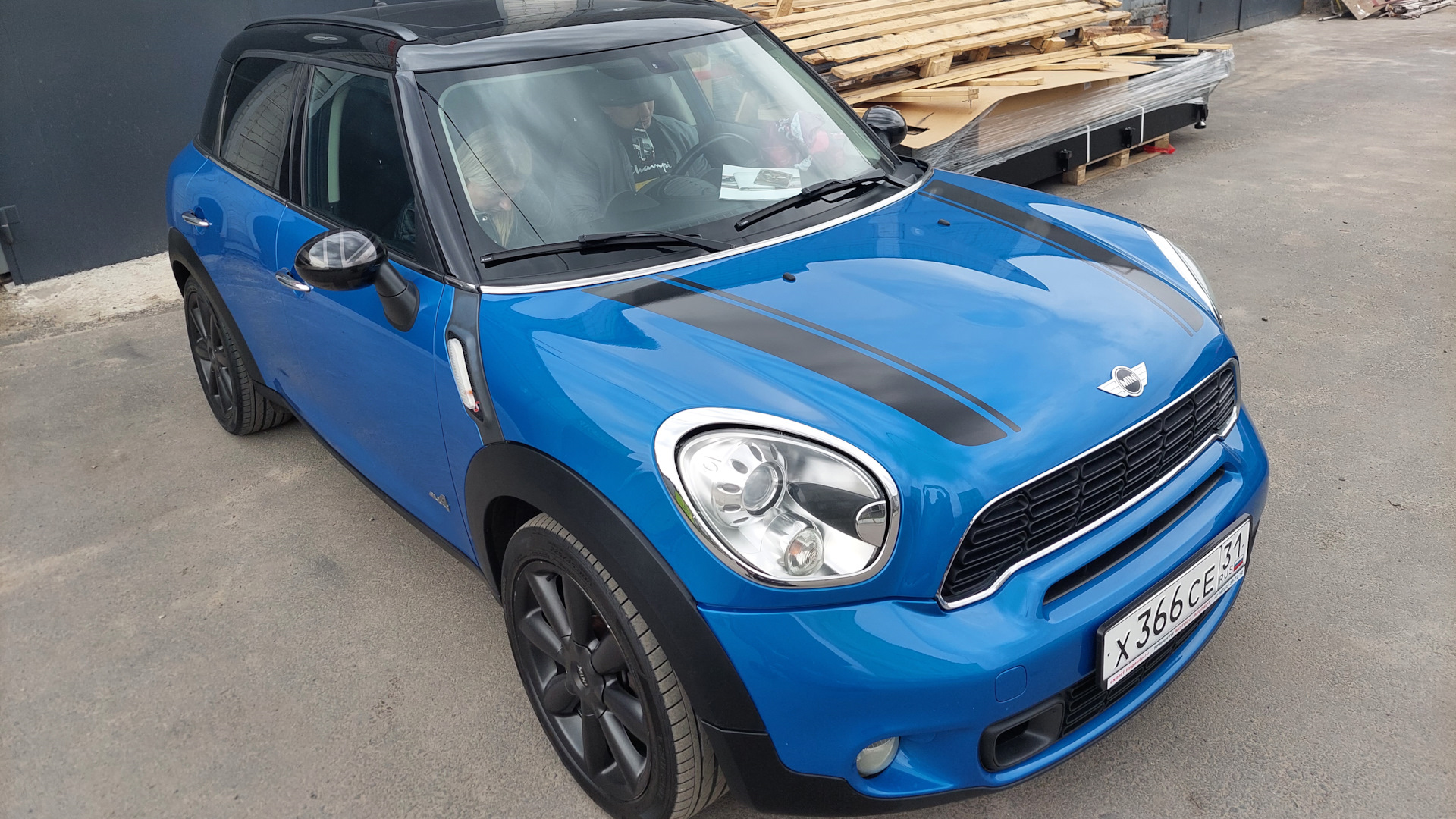 Продажа MINI Countryman (1G) 2011 (бензин, АКПП) — с историей обслуживания  — DRIVE2.RU