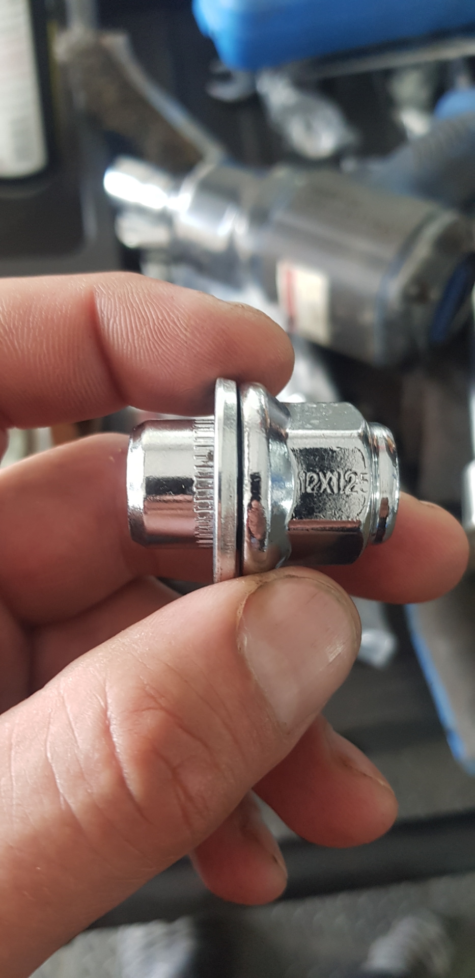 Замена задних шпилек и колесный гаек в круг — Nissan X-Trail II (t31 ...