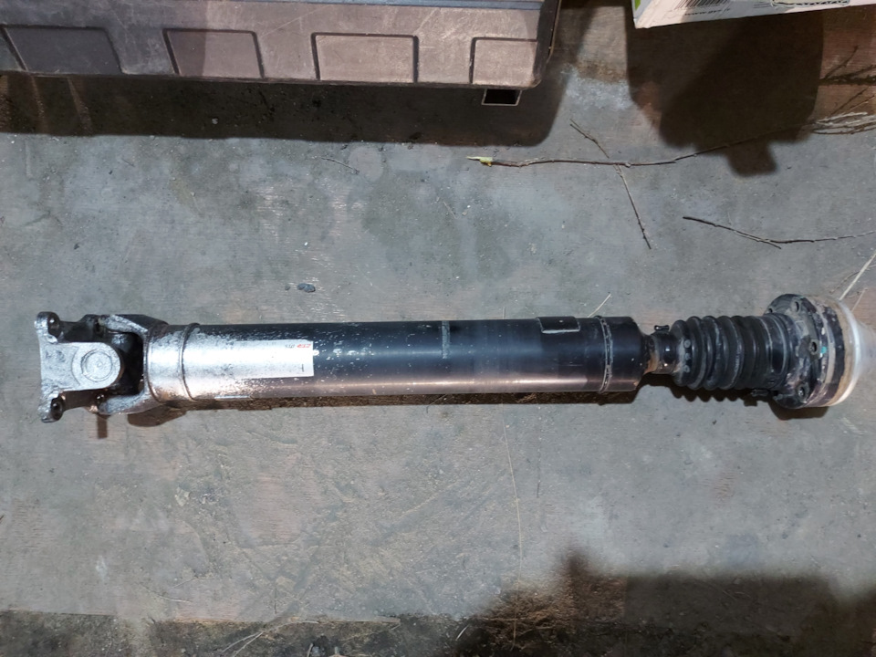 Карданный. Малый карданный вал. Карданный привод shaft drive. Карданный вал нива 2131. Т4.