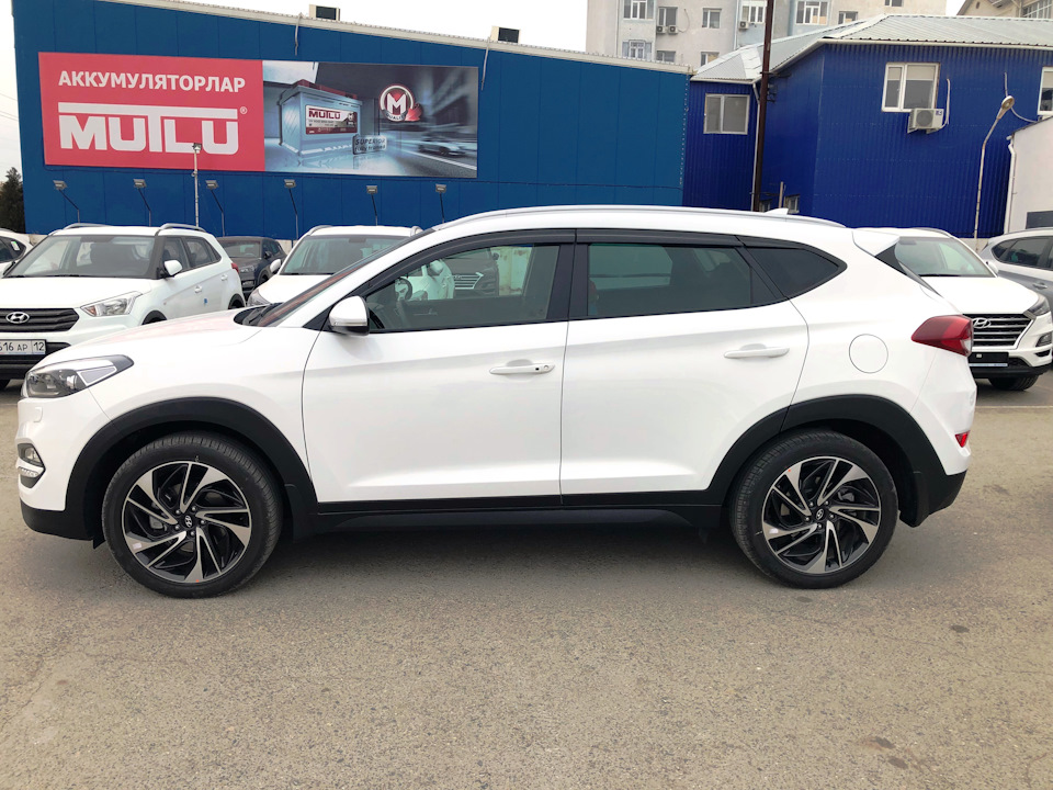 Литые диски туссан. Hyundai Tucson r19. Диски Hyundai Tucson r19. Hyundai Tucson 2018 r18. Hyundai Tucson TL на r19.