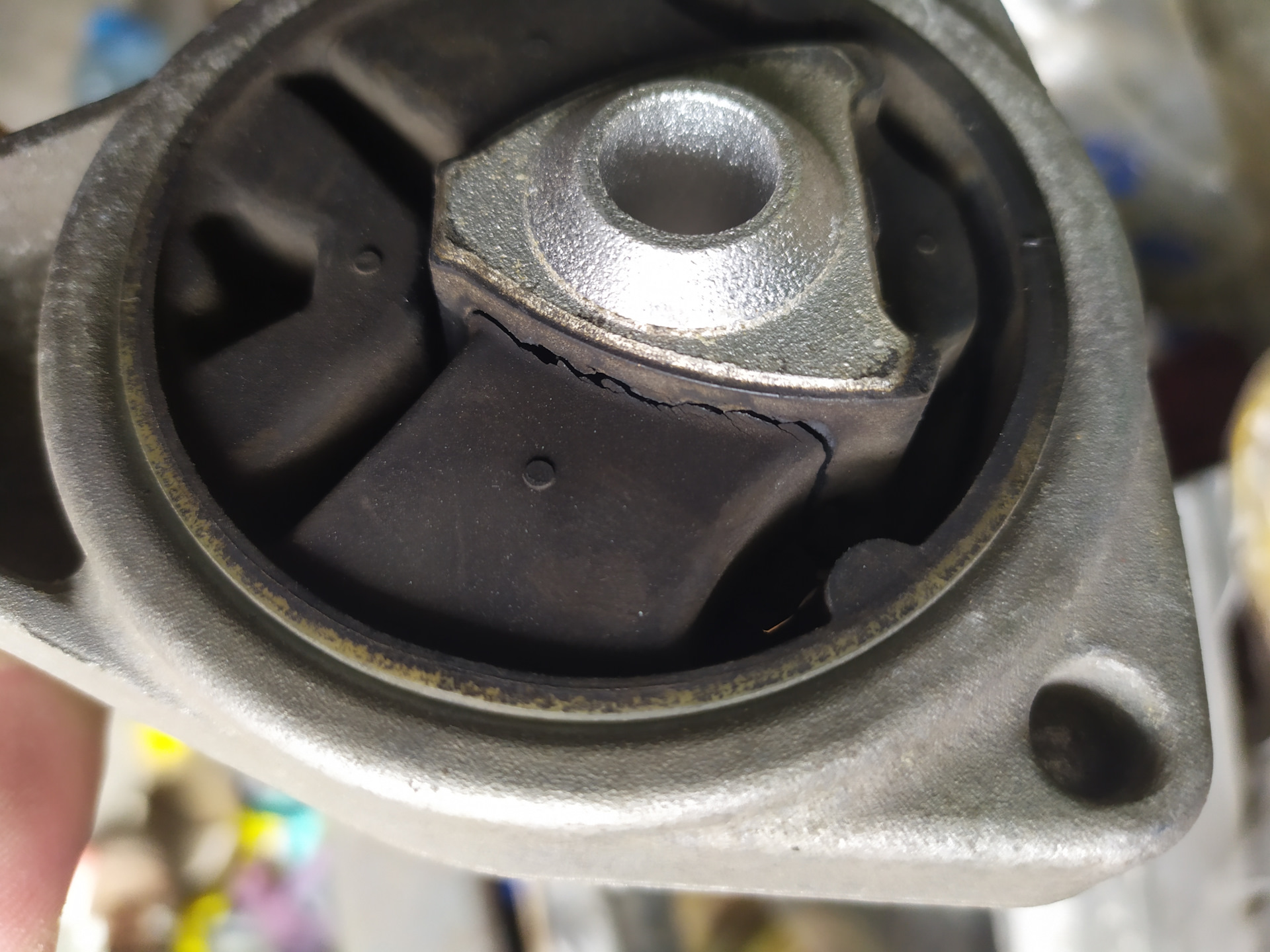 Описание в отпуске. Вернется через неделю.