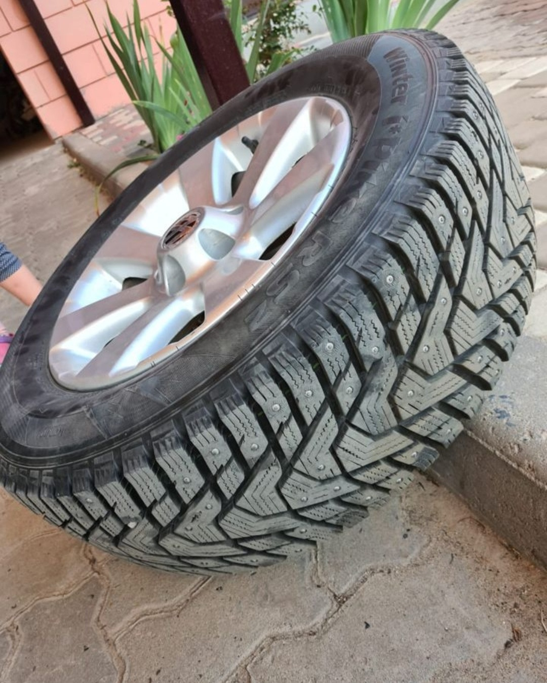 Hankook winter 215 65 r16. Hankook Winter i Pike rs2 215/65 r16.