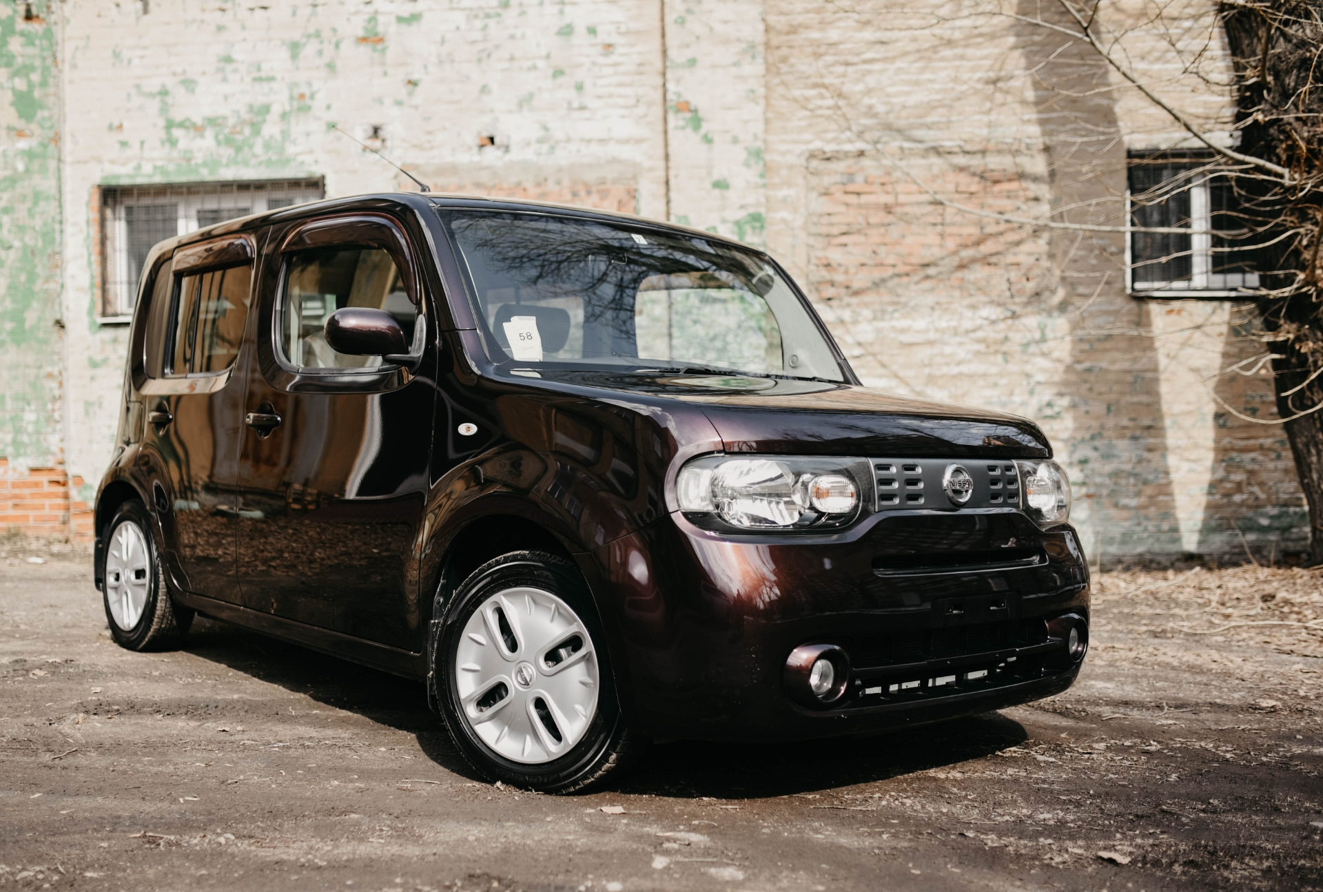 Ниссан куб 2 поколение. Ниссан куб 3 поколение. Nissan Cube 2009. Столик на Ниссан куб z12. Ниссан коричневый.