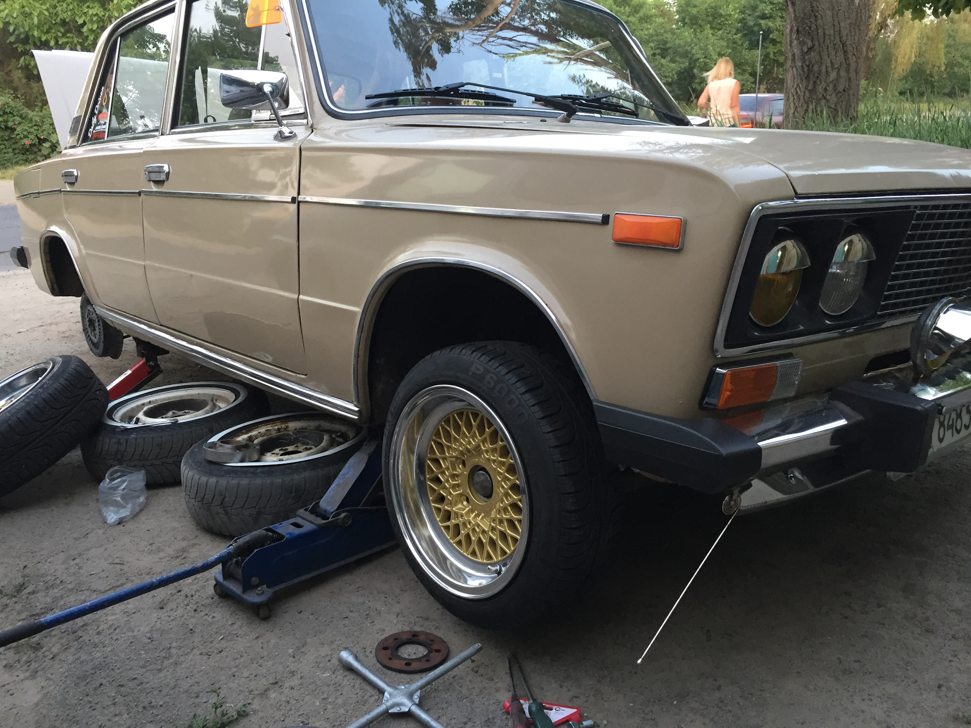 Колеса на жигули. ВАЗ 2106 BBS MAHLE r14. ВАЗ 2103 BBS MAHLE r14. BBS MAHLE r15 на ВАЗ 2106. 2106 BBS r15.