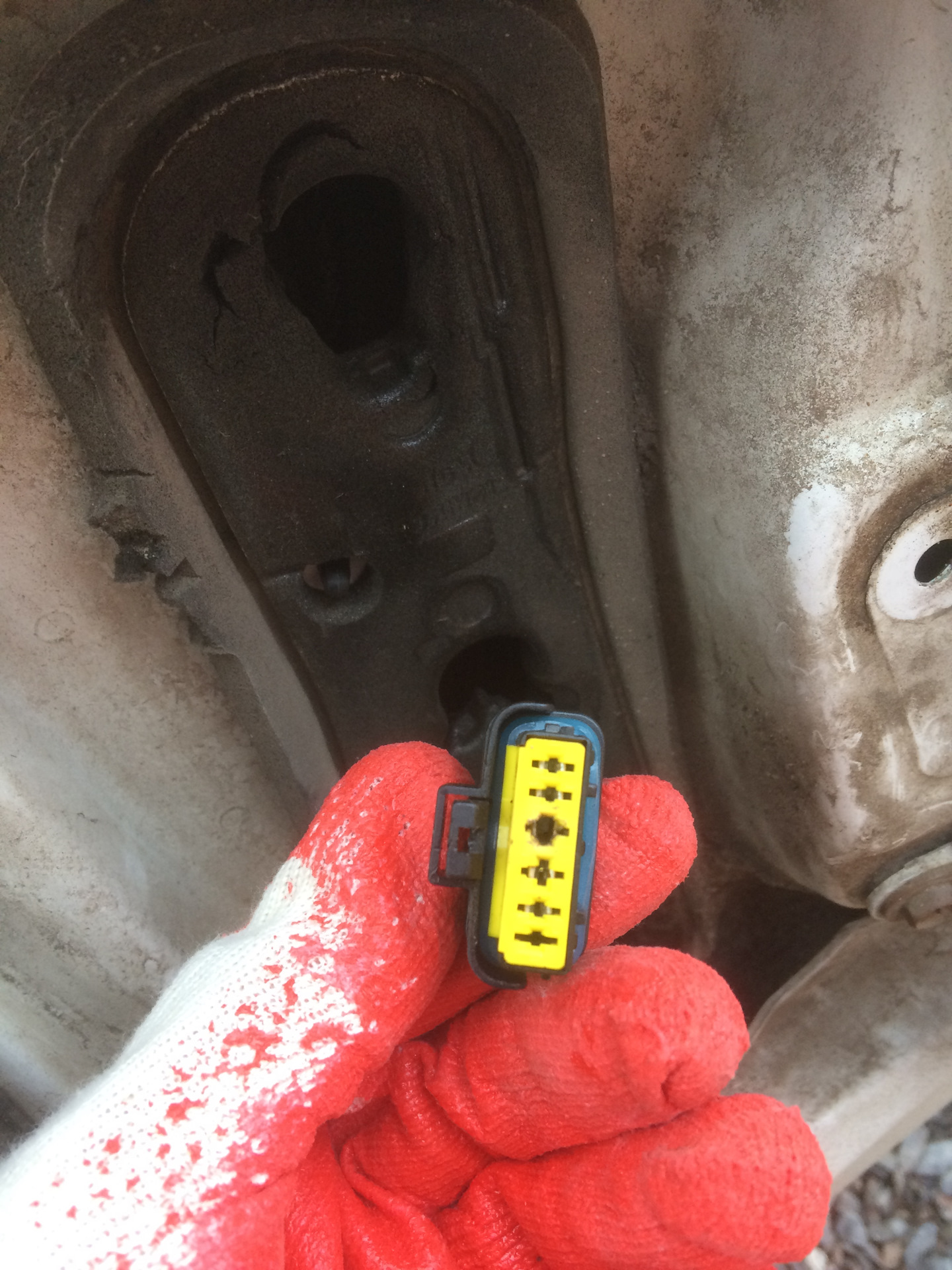 "Светомузыка" задних фонарей. Писк приборки при нажатии на тормоз ...