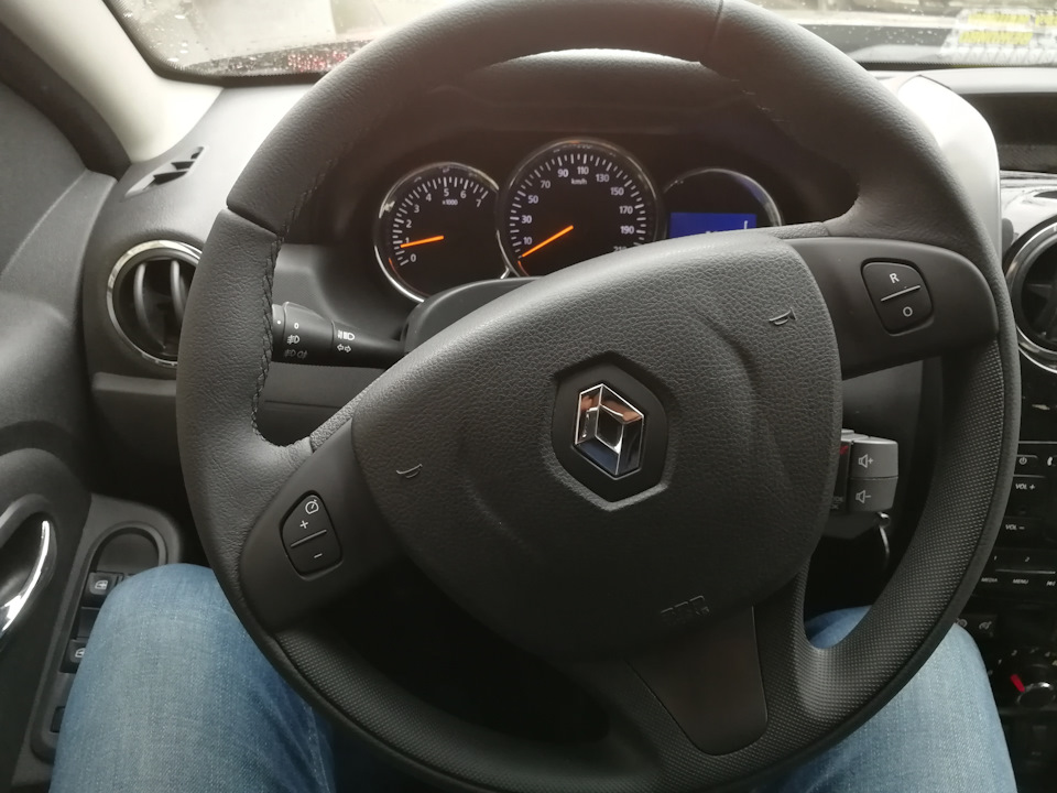 Заменили по гарантии затертый руль — Renault Duster (1G), 1,5 л., 2016 ...