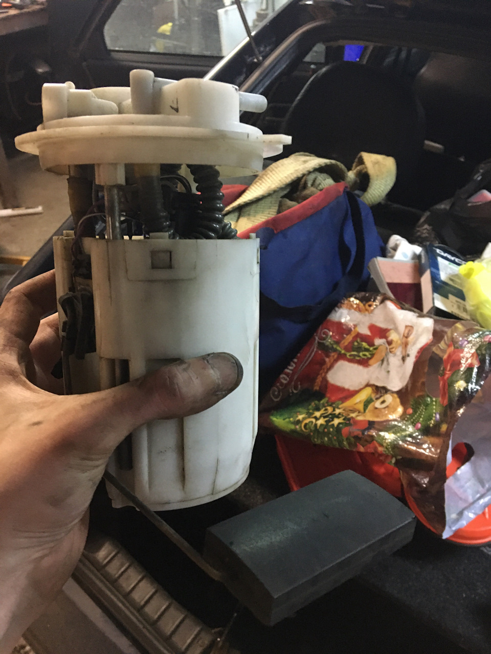 Замена сетки в бензобаке — Lada 21124, 1,6 л, 2006 года | плановое ТО ...