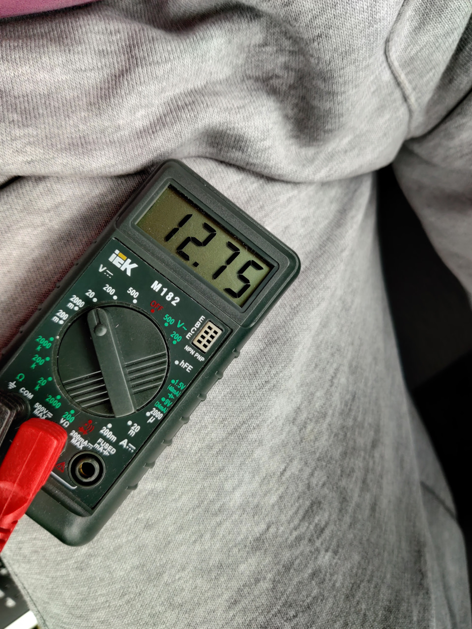 Скрытая установка регистратора. Замена лампы верхнего стоп-сигнала ...