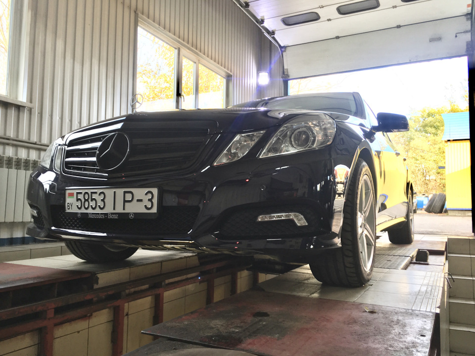 Треск при повороте руля — Mercedes-Benz E-class (W212), 5,5 л, 2009 ...