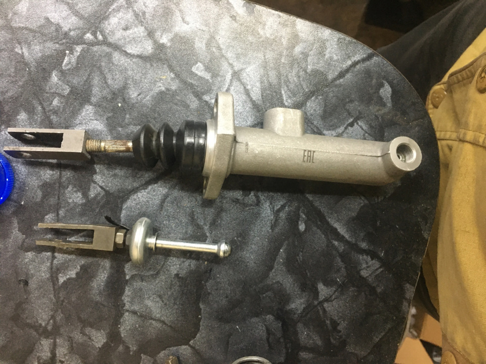 Фенокс не радует, Или как починить обломанный шток главного цилиндра ...