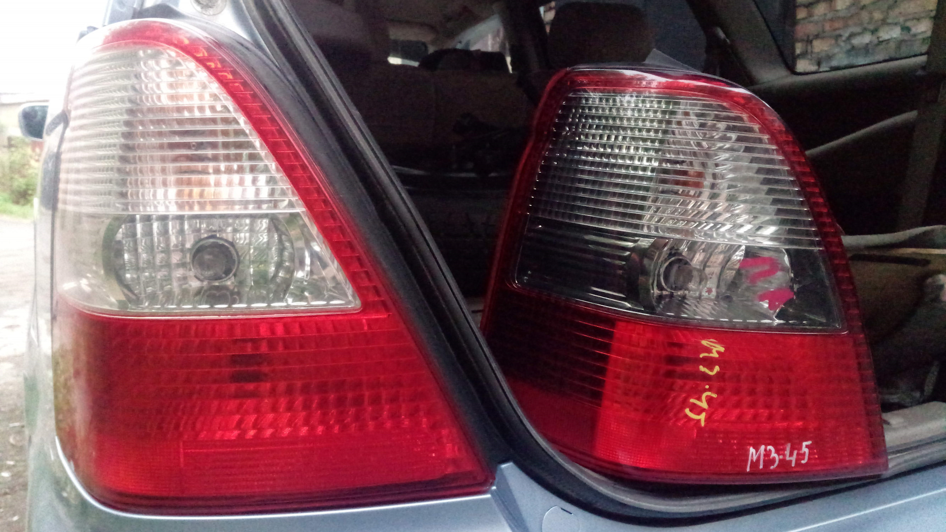Honda задняя фара. Honda Odyssey 1997 задняя левая фара. Правый фонарь Хонда Одиссей. Хонда Одиссей задняя фара. Задняя фара Хонда Капа.