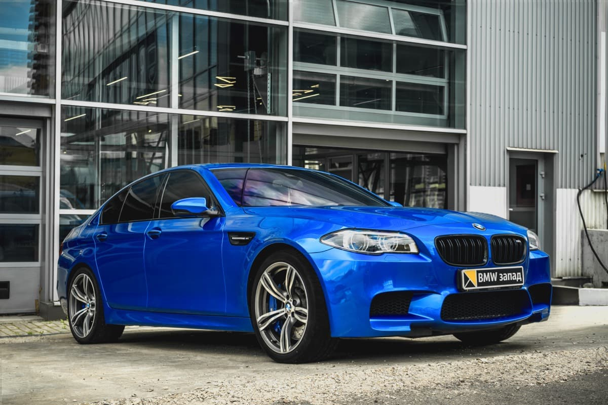 Синяя бмв м5. BMW m5 f10. БМВ м5 ф10 синяя. БМВ м5 ф10 цвета. BMW m5 f10 цвета.