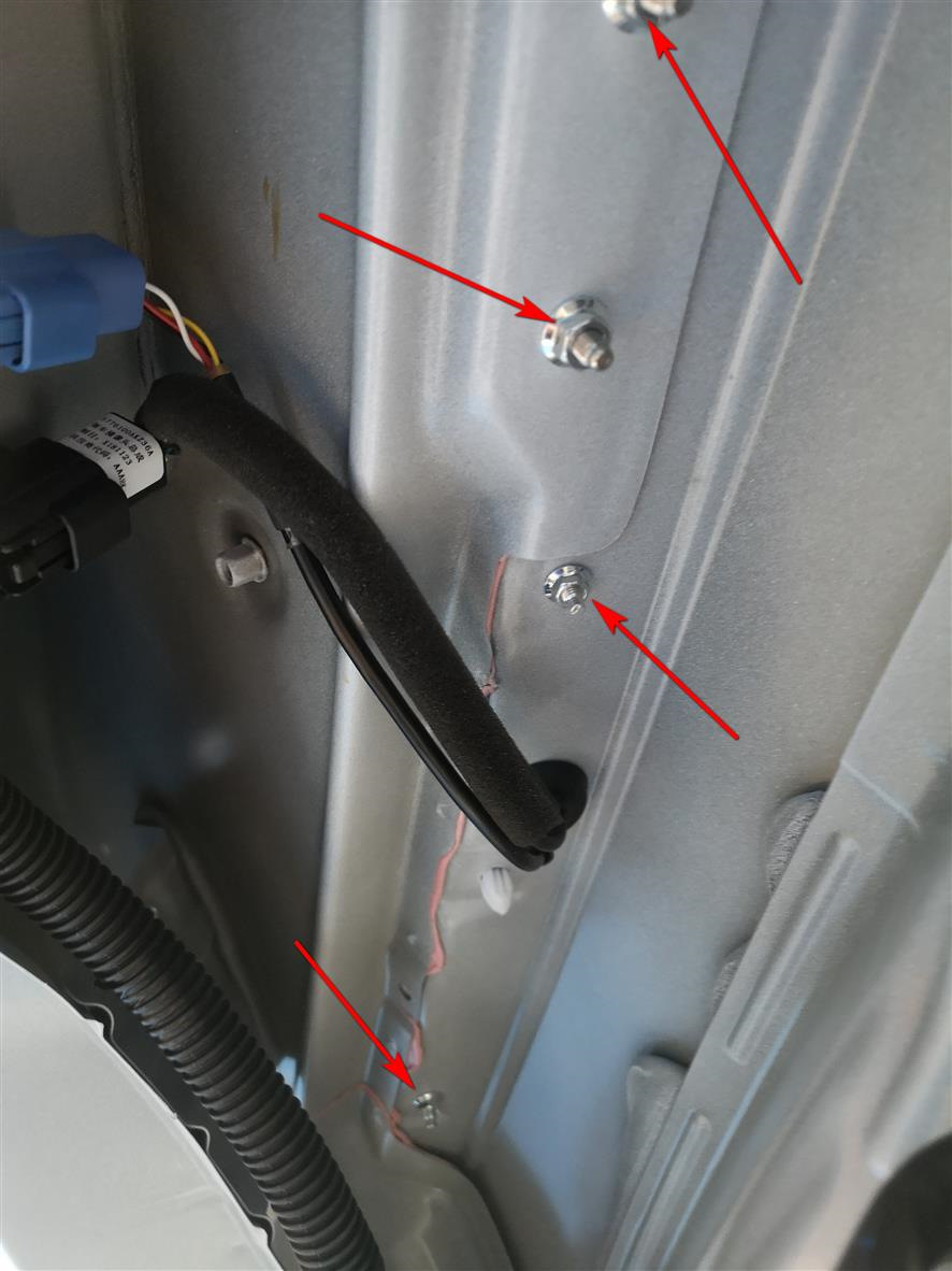 Сабля прикручена 4мя гайками на 8 и 2мя на 10 — Haval H6 (1G)