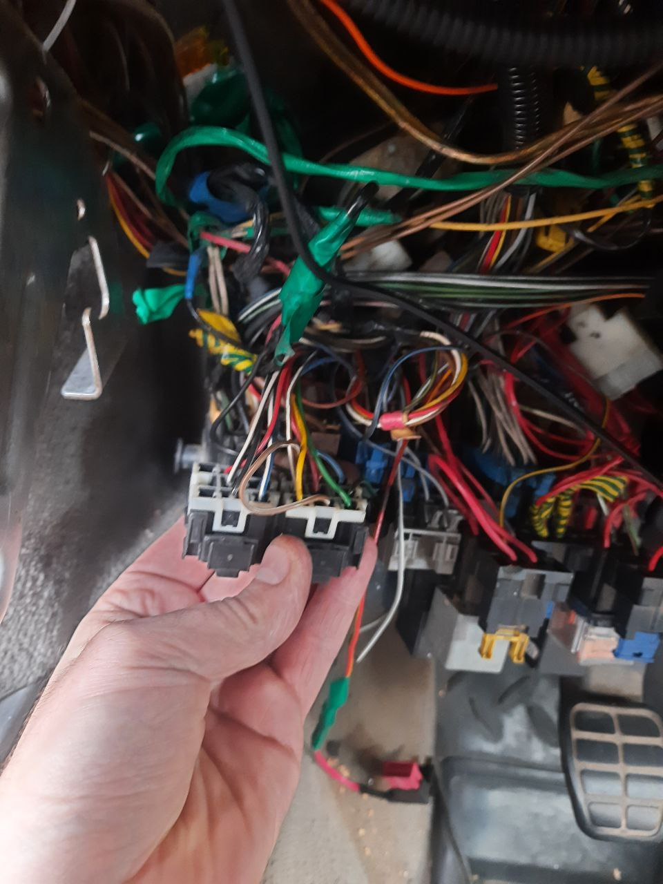 Кнопка включения свечей накала (мотор) реле 137 — Volkswagen Multivan ...