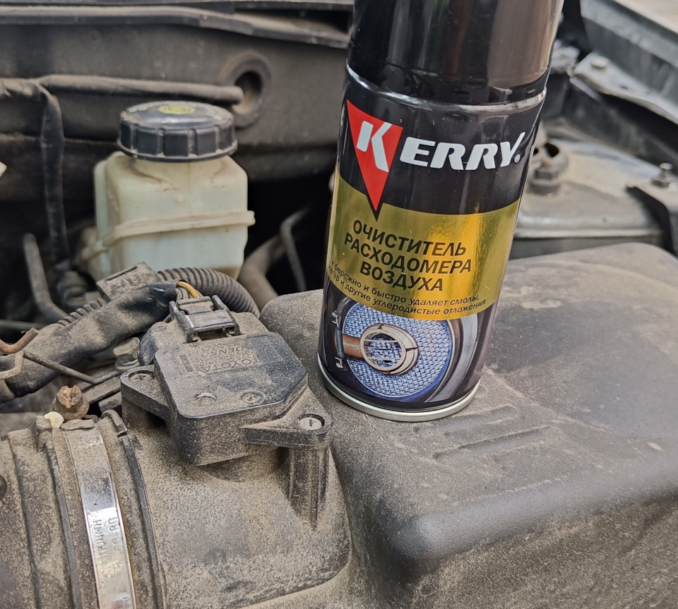 Чистка датчика расхода воздуха на Toyota Corolla Е120 — Toyota Corolla ...