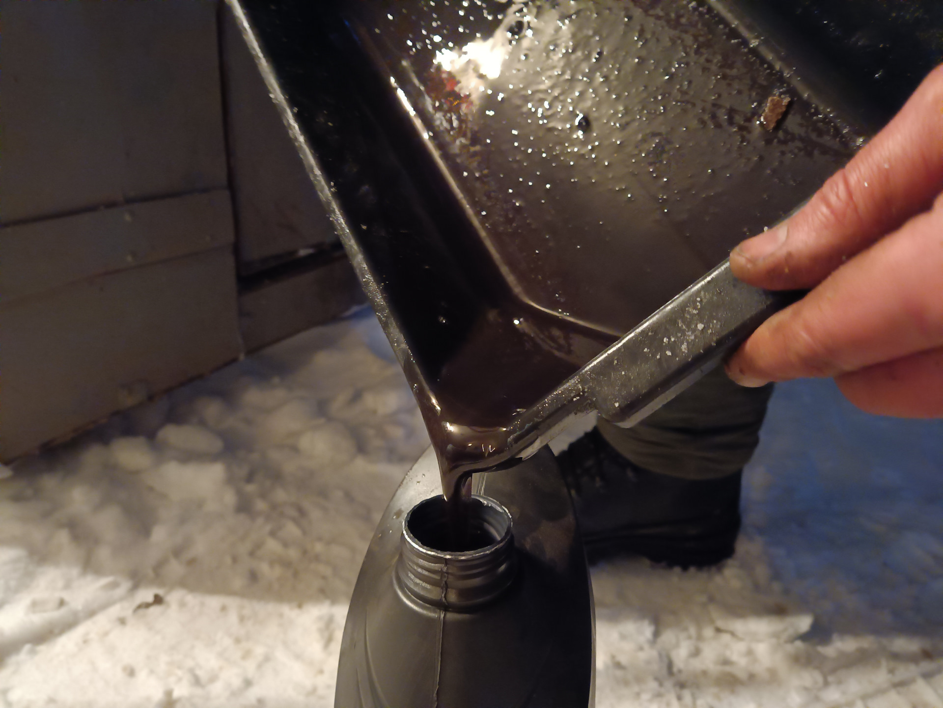 Nissan leaf ZE1 замена масла в редукторе и антифриза — Nissan Leaf (2G ...