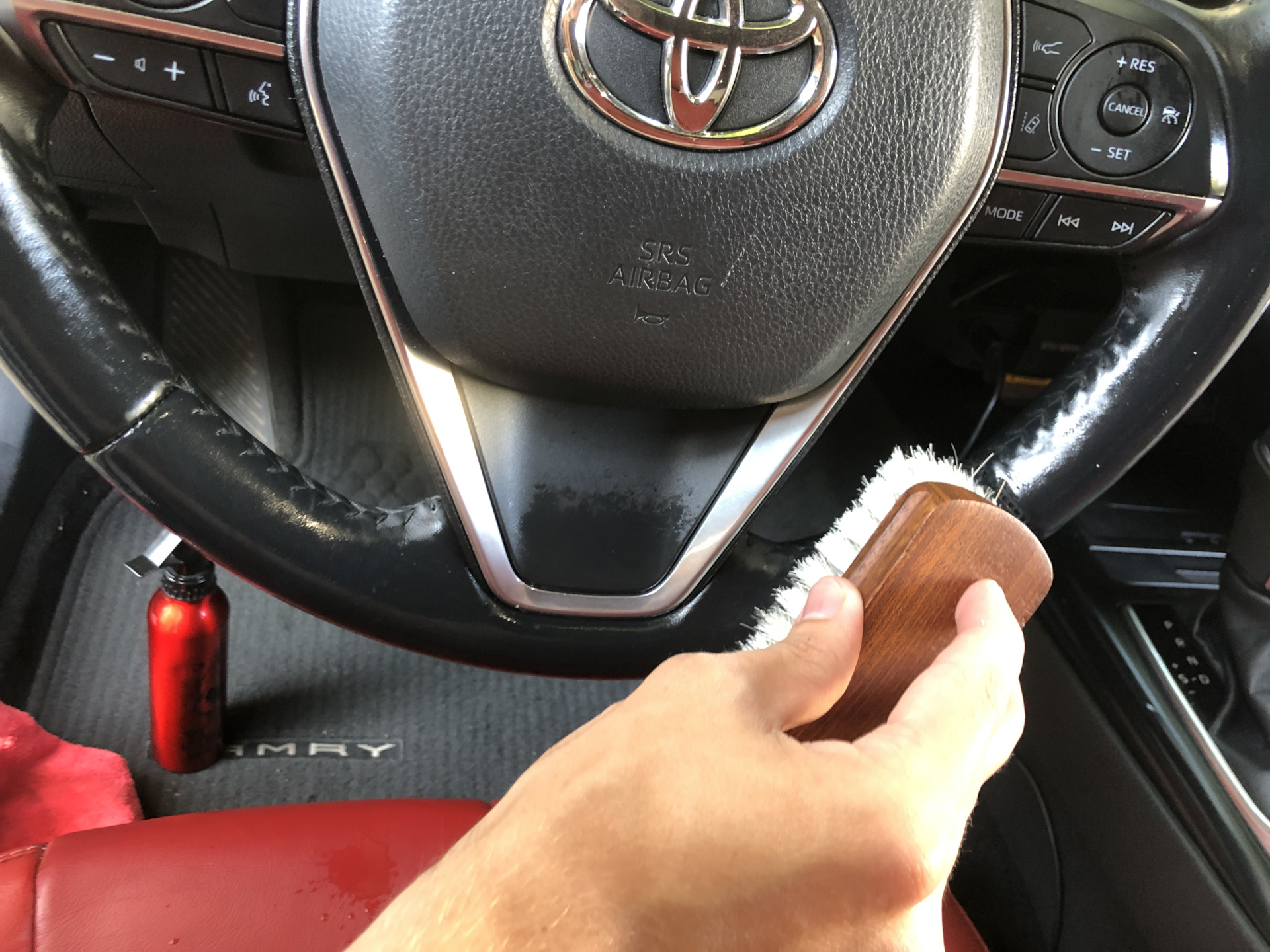 Немецкое средство для очистки кожи — Toyota Camry (XV70), 2,5 л, 2019 ...