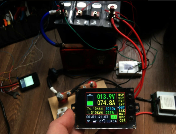 Знакомое всем автодомостроителям устройство – кулонометр — Citroen Jumper (2G)